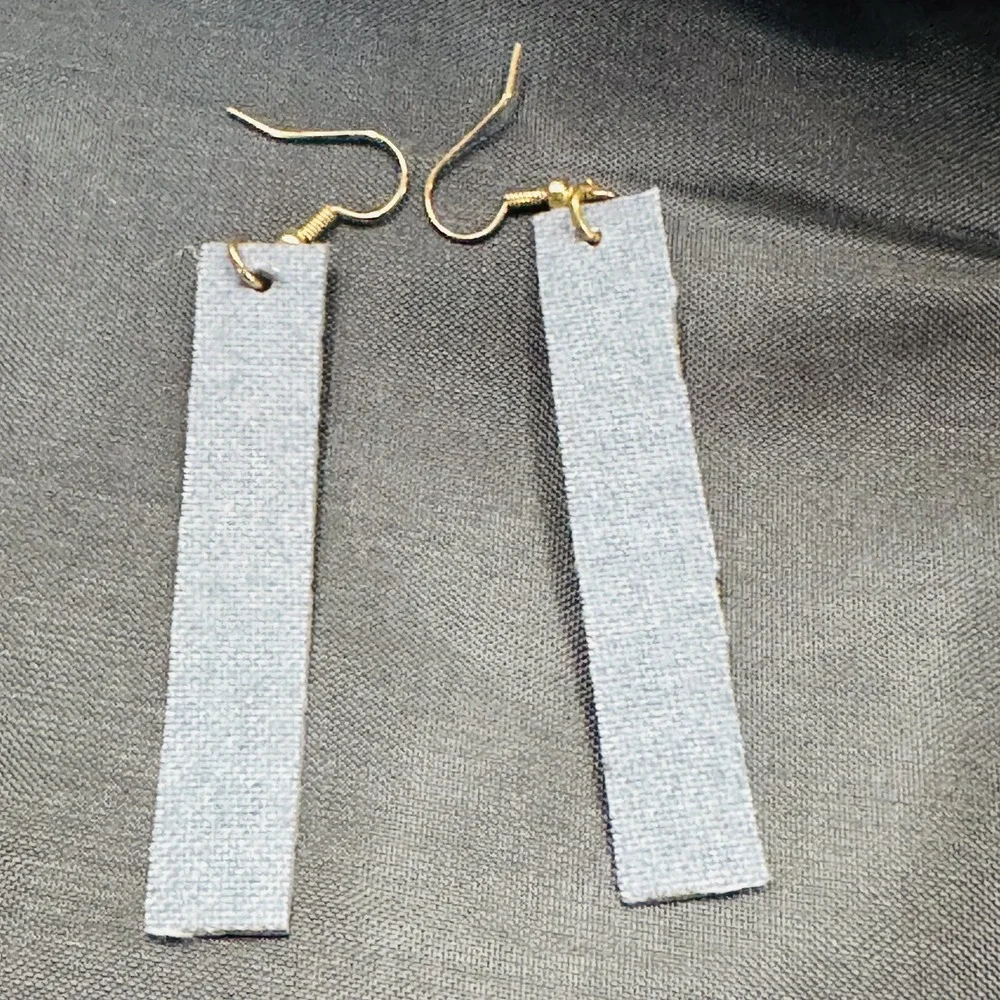 Light Gold Bar Leather Earrings
